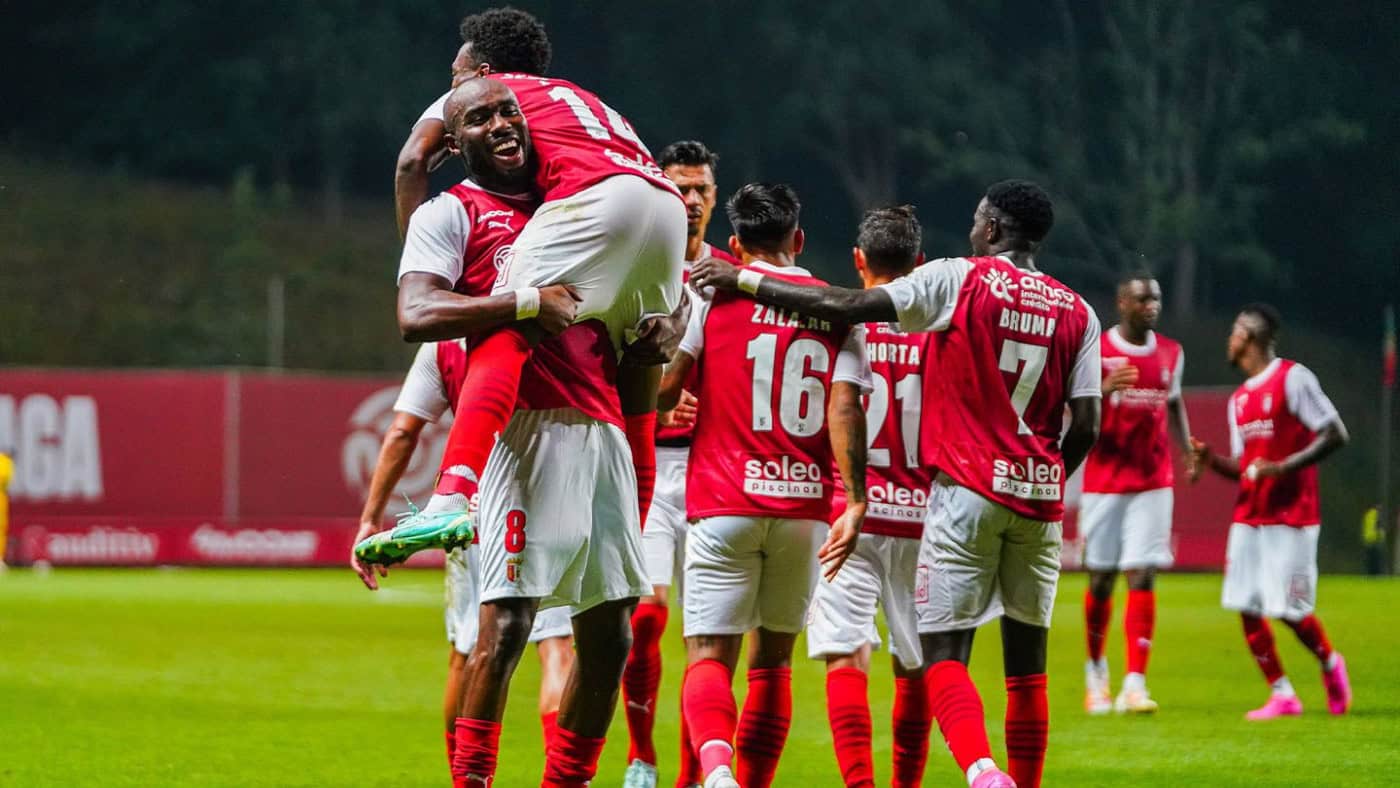 Braga vence e está mais perto do "play-off" da Liga dos Campeões
