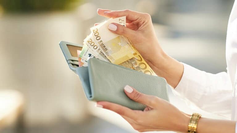 Salário médio sobe 2,4% em termos reais no segundo trimestre