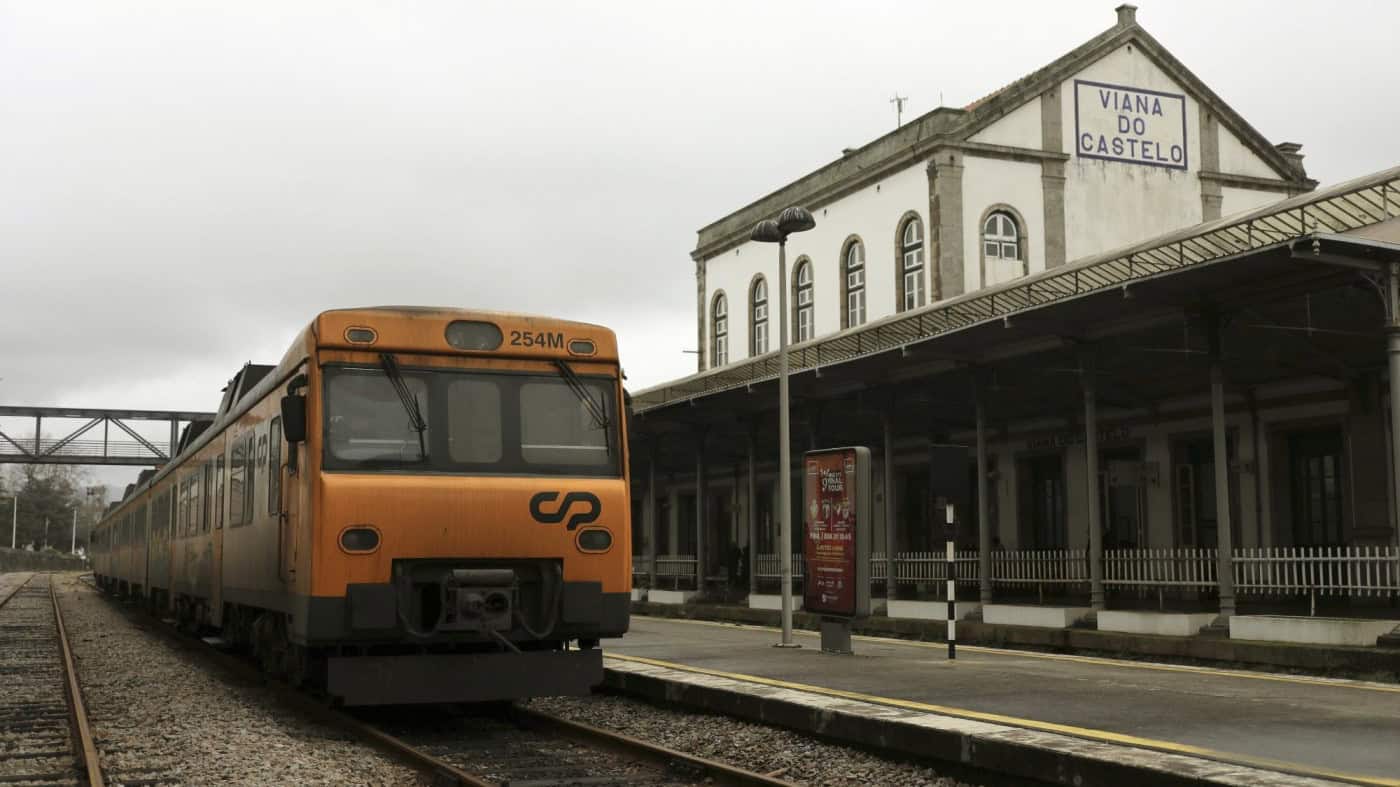 Linha do Minho cortada devido a atropelamento de homem em Viana do Castelo