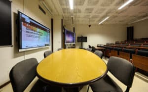 UMinho equipa 62 salas com novas soluções tecnológicas