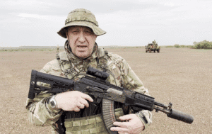 Prigozhin na lista de passageiros. Avião cai na Rússia, matando todos os ocupantes 