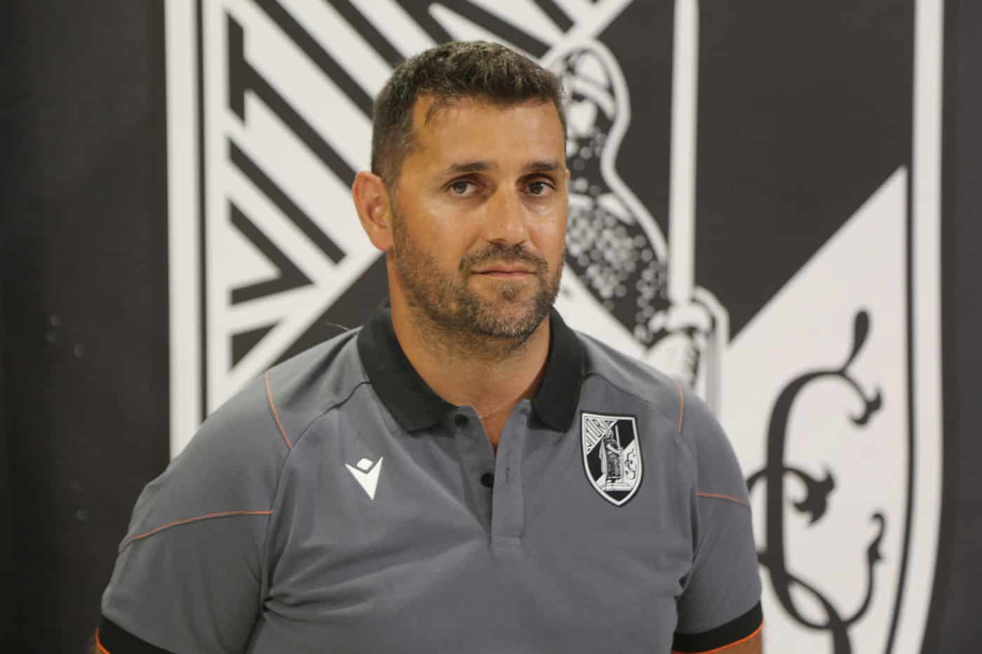 Voleibol do Vitória SC quer atingir o topo da classificação esta época