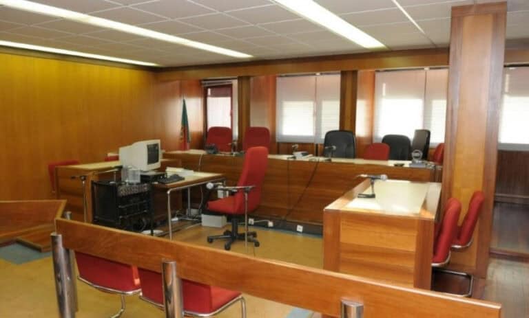 Greve dos funcionários judiciais com adesão de 80%, avança sindicato&nbsp;