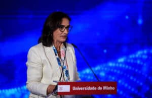 Ministra diz que as camas "não se fazem de repente"