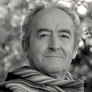 Executivo aprova voto de pesar por Carlos Fontes