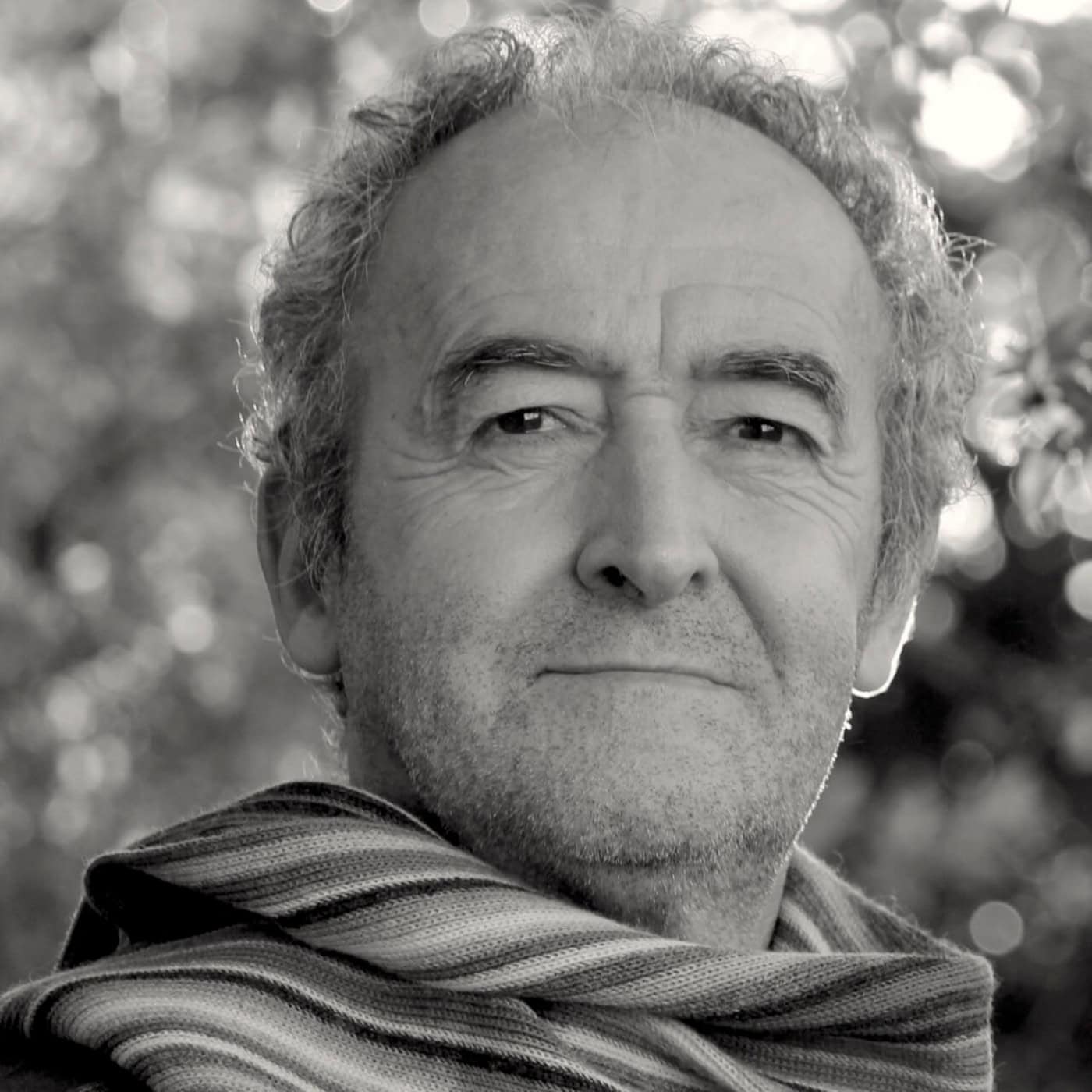 Executivo aprova voto de pesar por Carlos Fontes