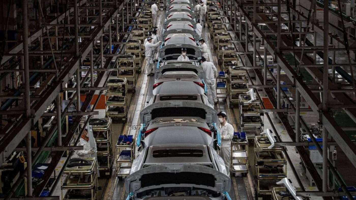 Comissão Europeia vai investigar subvenções para carros elétricos chineses