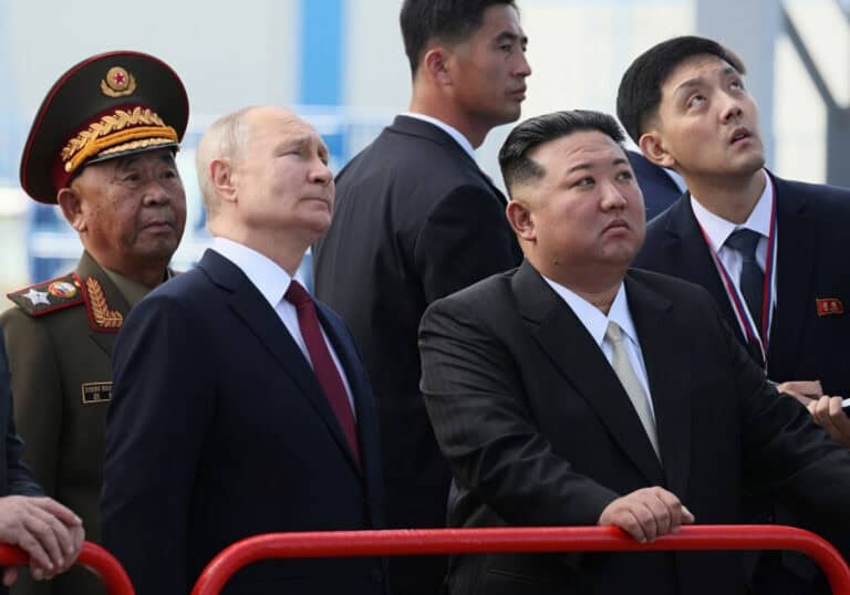 Putin diz que Rússia vai ajudar Coreia do Norte a lançar satélites