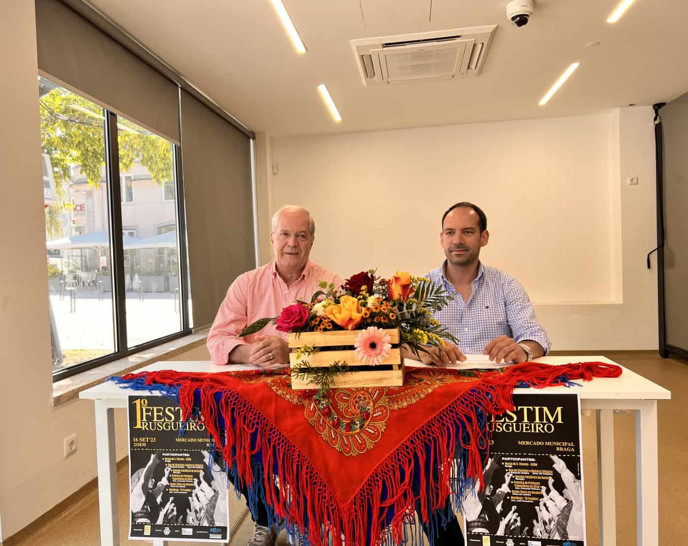 Festim Rusgueiro junta folclore, teatro popular e música clássica na Praça