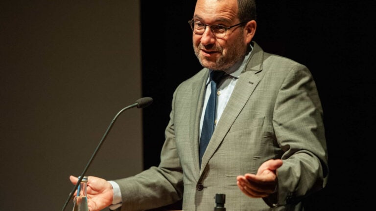 Ministro da Educação pede mais compreensão e menos instransigência aos sindicatos