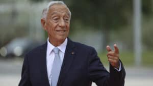 Marcelo não comenta Cavaco nem Barroso e destaca medidas do Governo 