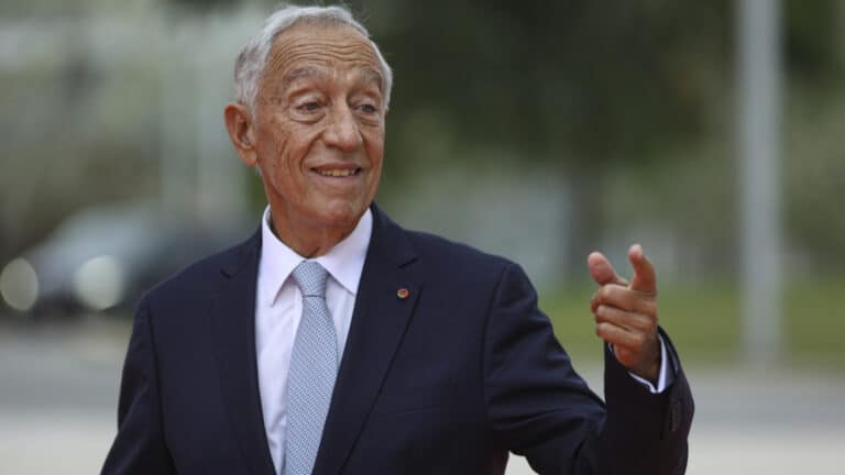 Marcelo não comenta Cavaco nem Barroso e destaca medidas do Governo