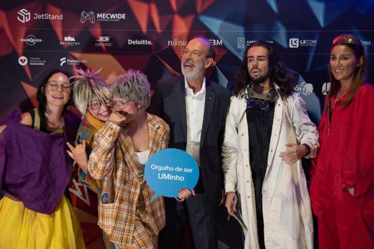 Cerca de mil alumni vibraram com Luís Represas. Reitor desafia comunidade a participar no cinquentenário