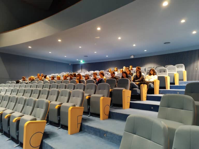 Moradores da Rua Luís Soares Barbosa foram à Assembleia Municipal sensibilizar deputados