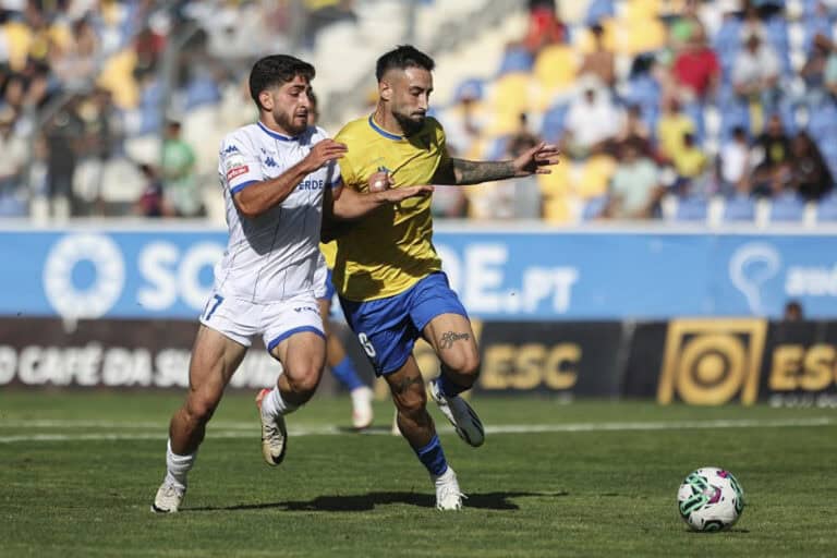 Vizela empata com Estoril Praia graças a golo nos descontos