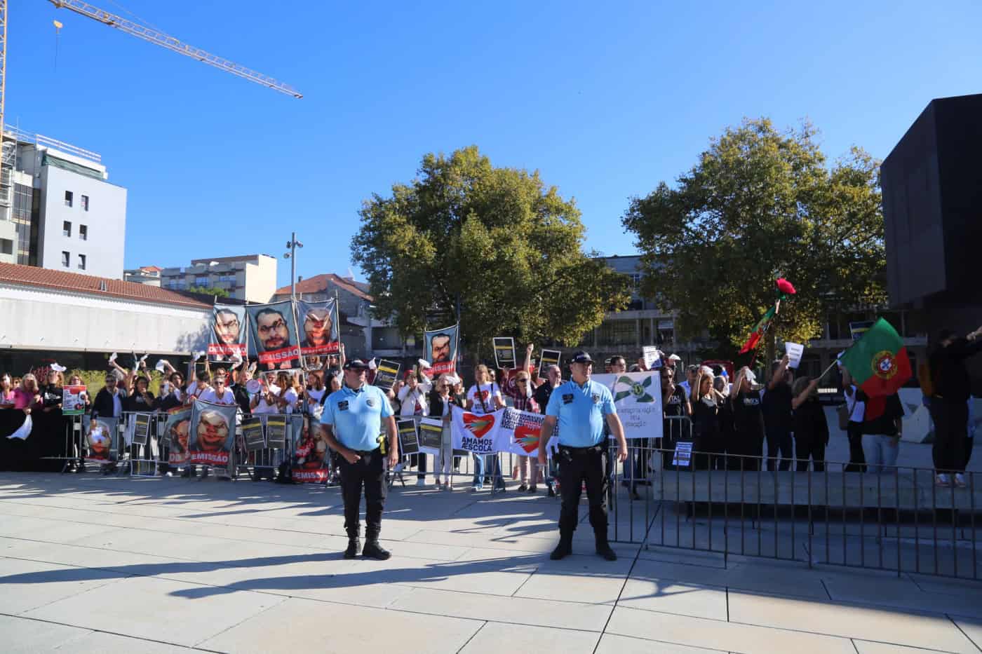 Ministro da Educação recebido em Guimarães por professores em protesto&nbsp;