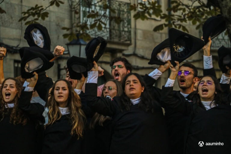 Receção ao Caloiro. AAUMinho já vendeu mais pulseiras que em 2022