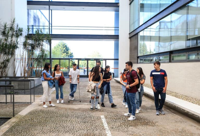 BabeliUM promove sete cursos linguísticos para o novo semestre