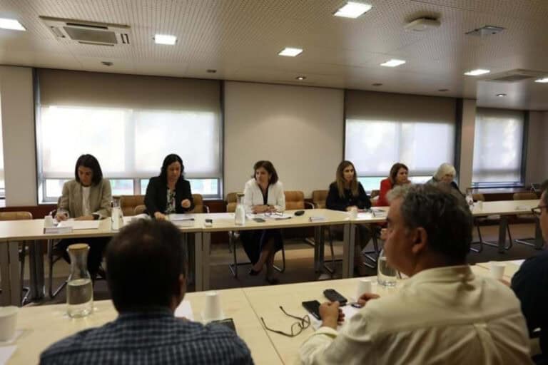 Governo propõe aumentos de 52 euros ou 2% na Função Pública, diz Frente Comum