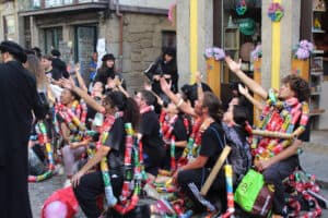 Milhares de estudantes e latas invadem ruas de Guimarães