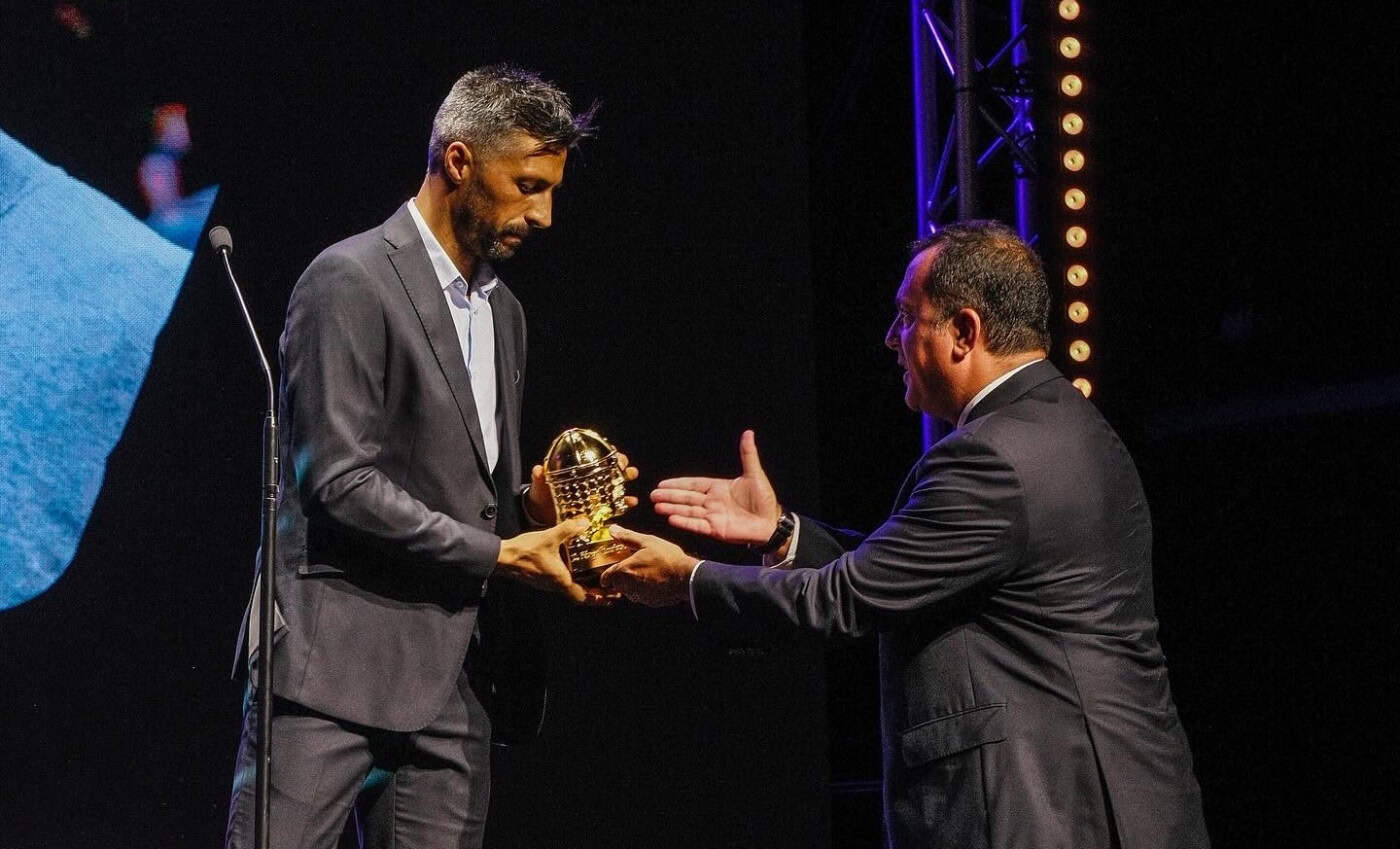 Moreno eleito Treinador do Ano do Vitória SC