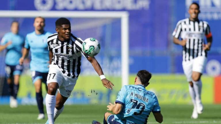 FC Vizela recupera desvantagem mas acaba derrotado