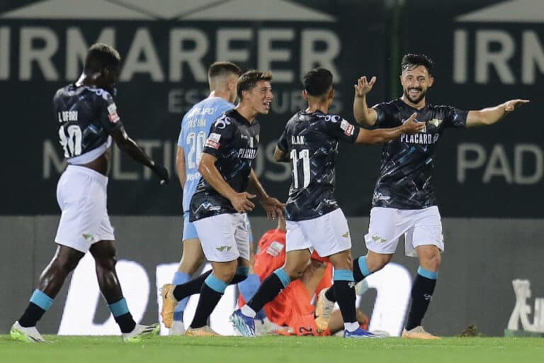 Moreirense goleia em Vila do Conde e sobe a oitavo da I Liga