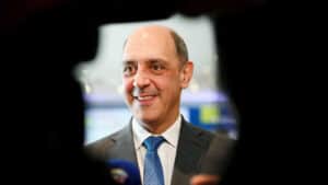 Ministério convoca sindicatos médicos para reunião na quinta-feira 