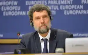 Ativista turco Osman Kavala recebe prémio de direitos humanos 
