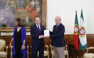 Proposta do OE 2024 foi entregue. Medina garante "importante redução do IRS"&nbsp;