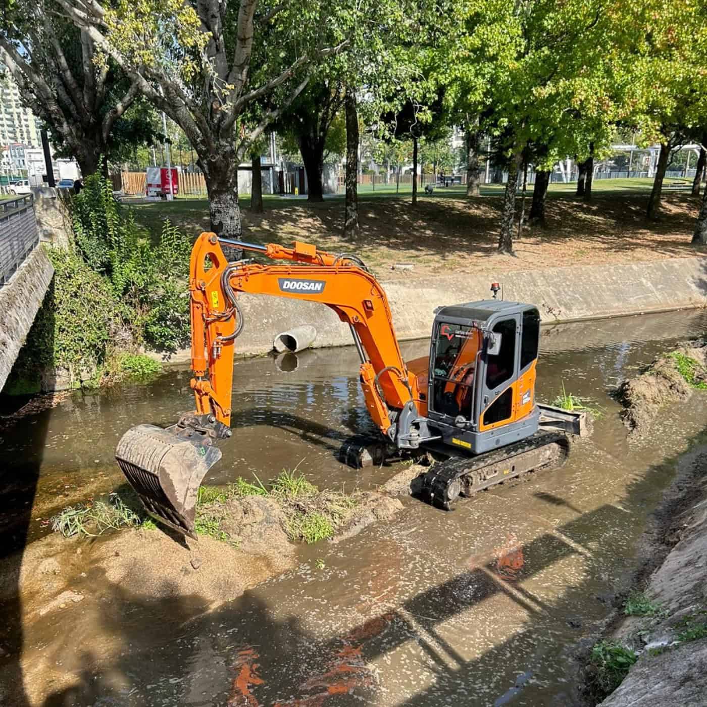 Rio Este alvo de operação de desassoreamento para evitar cheias