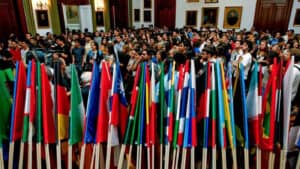 Programa Erasmus dá bónus de 50 euros a quem viajar sem ser de avião