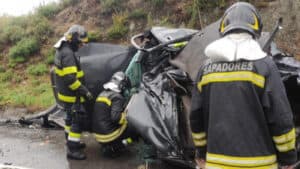 Colisão frontal com camião em Braga tira a vida a jovem de 19 anos