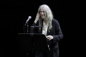 Soundwalk Collective e Patti Smith apresentam ‘Correspondences’ no Theatro Circo