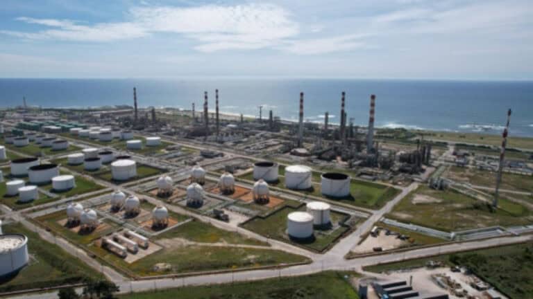 Demolição da antiga Refinaria de Matosinhos começa na segunda-feira&nbsp;&nbsp;