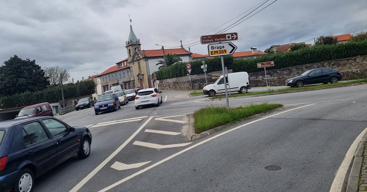 Estrada Nacional 206. Já arrancaram trabalhos de recuperação