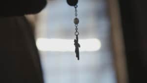 Nove membros do clero e um leigo afastados por suspeitas de abusos sexuais