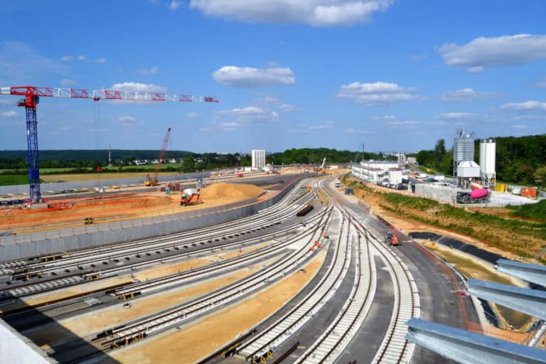 Empresa do grupo DST fecha contrato de 7 ME com Metro de Paris