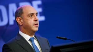 Reunião com sindicatos médicos termina sem acordo, negociações continuam quarta-feira&nbsp;