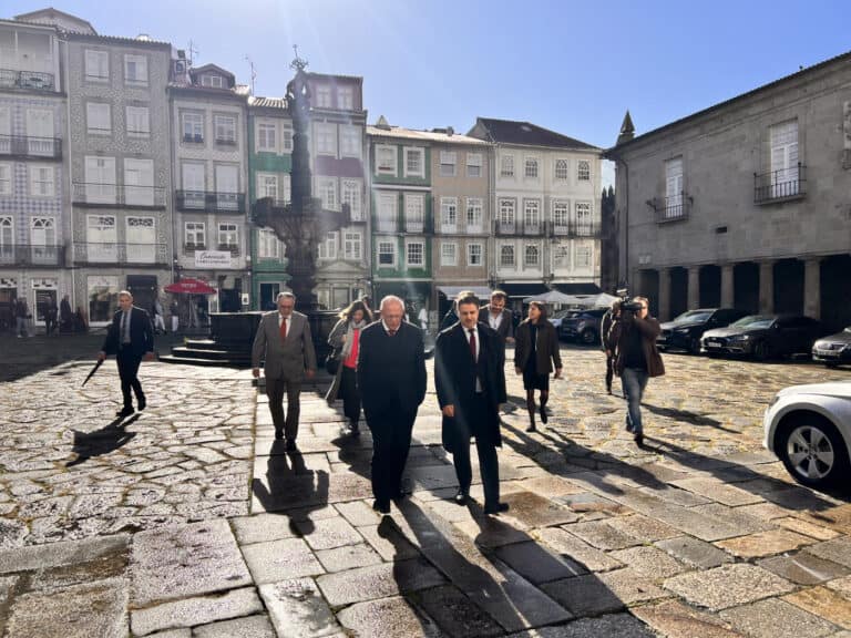 Santos Silva deposita nos jovens a esperança do futuro da democracia