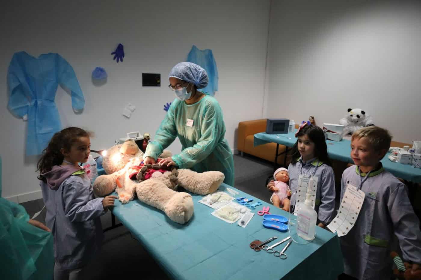 Crianças podem levar os bonequinhos ao Hospital entre quarta-feira e sábado