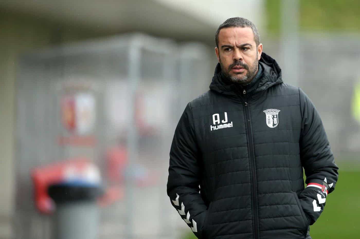 "É um jogo perigoso pela classificação do adversário"