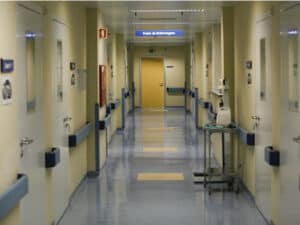 Hospitais do quadrilátero com constrangimentos na cirurgia geral, obstetrícia, via verde AVC e medicina interna