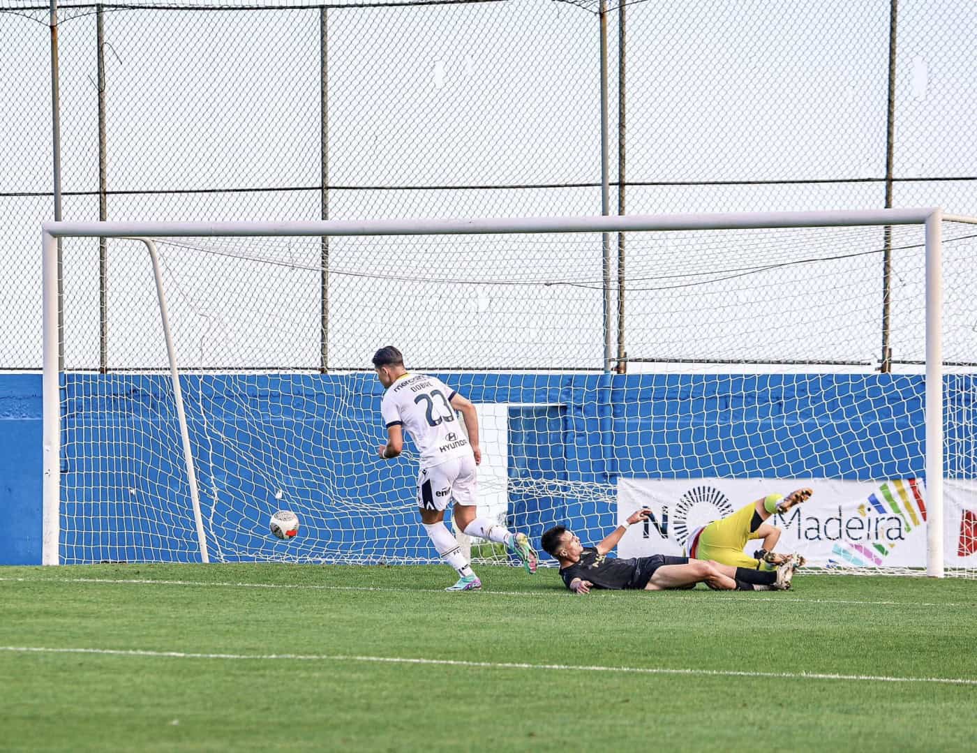 FC Famalicão vence Camacha com mão cheia de golos e é adversário do Benfica na Taça de Portugal