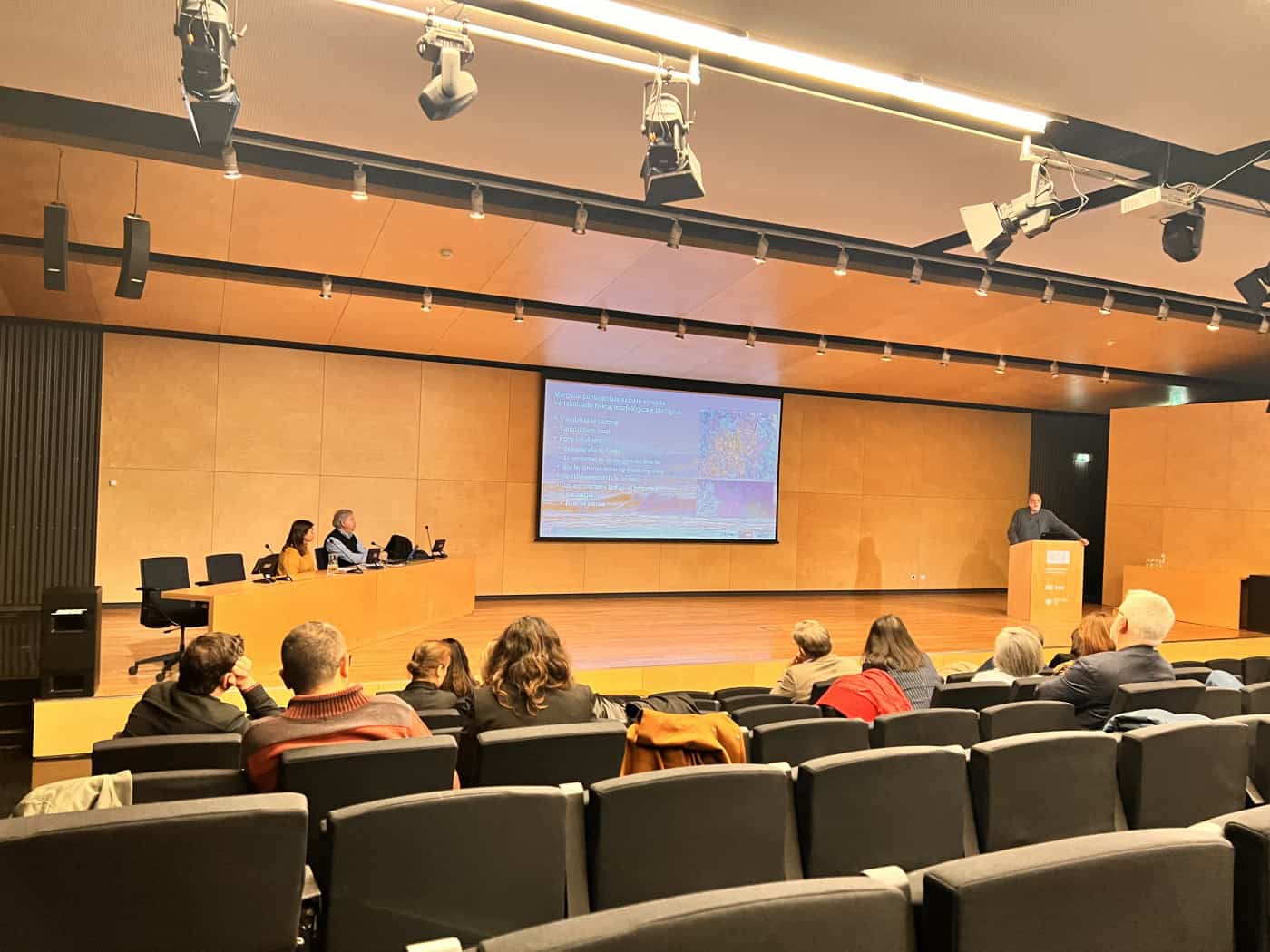 UMinho e UVigo vão investir 100 mil euros em projetos de investigação&nbsp;