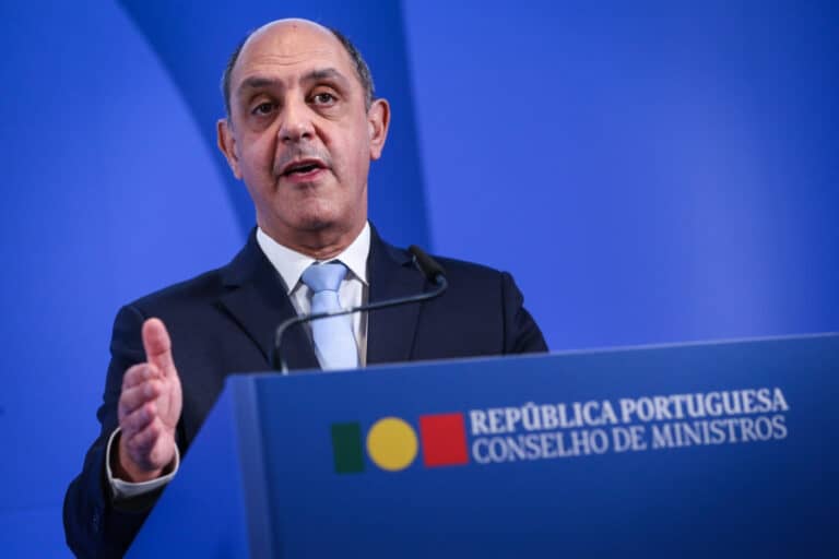 Governo e médicos ainda sem acordo voltam a reunir-se na terça-feira