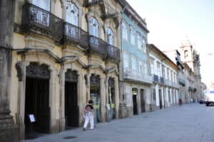 Manual académico sobre economia do trabalho é lançado em Braga