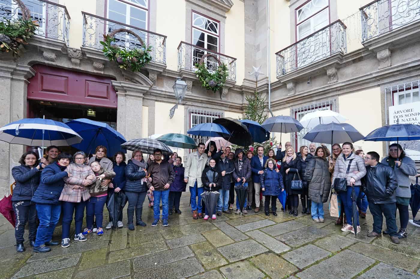 Árvore ajuda a realizar sonhos de utentes de instituições de Braga