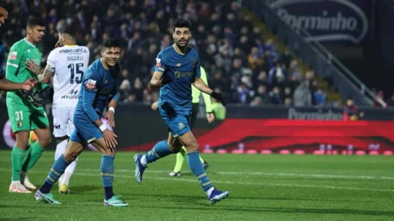 FC Porto vence Famalicão e iguala provisoriamente Benfica e Sporting