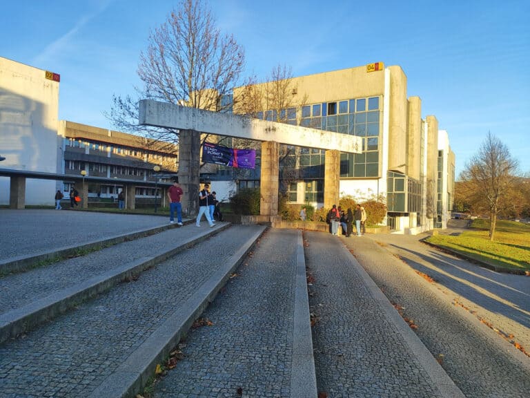 Estudantes decidem hoje nova liderança na AAUMinho